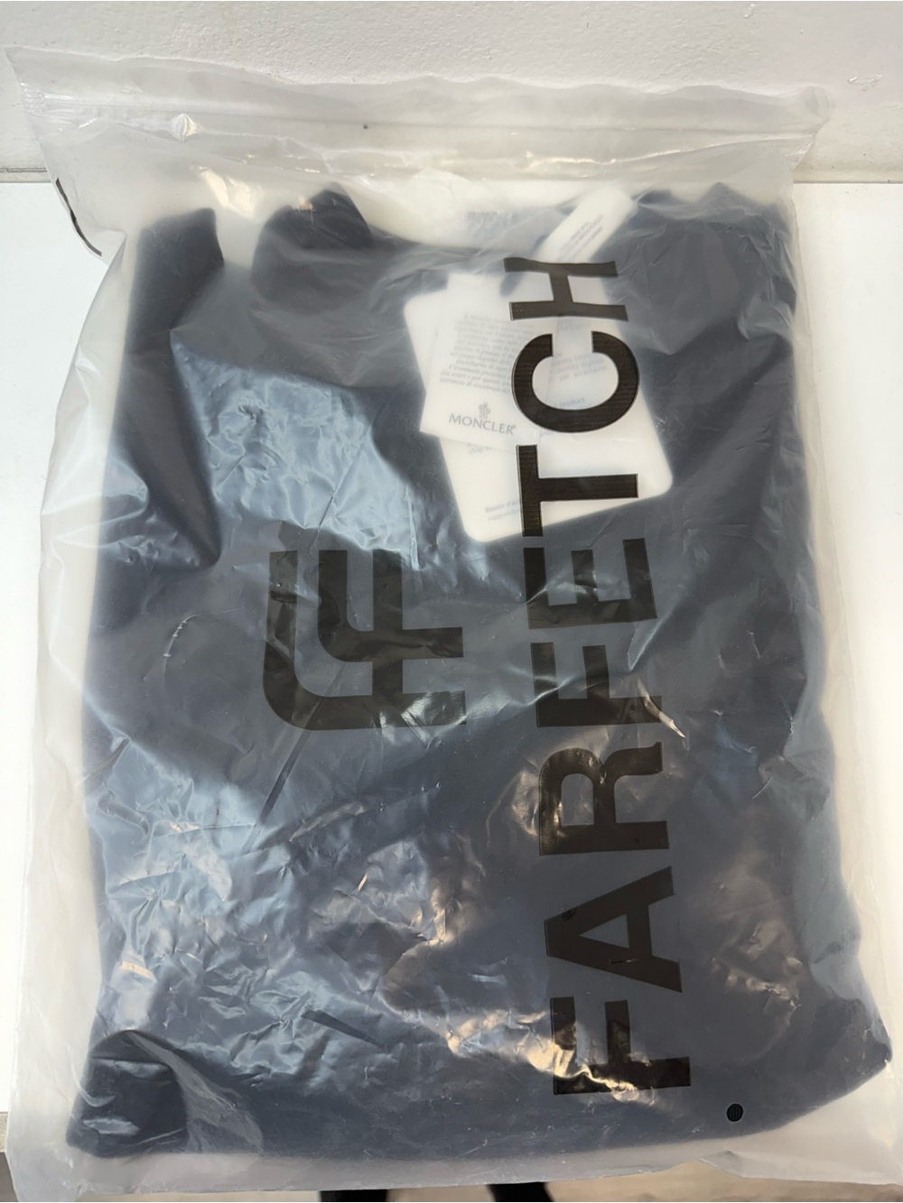 Moncler mens Black Short-Sleeve Logo Crewneck Tee w tags - Picture 12 of 12